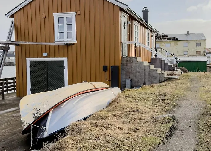 Dom wakacyjny In A Real, Historic Gem In Henningsvær