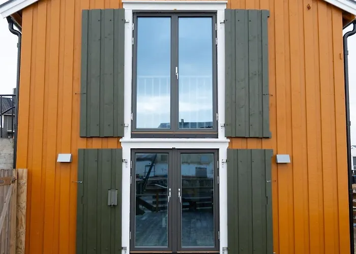 Holiday home In A Real, Historic Gem In Henningsvaer